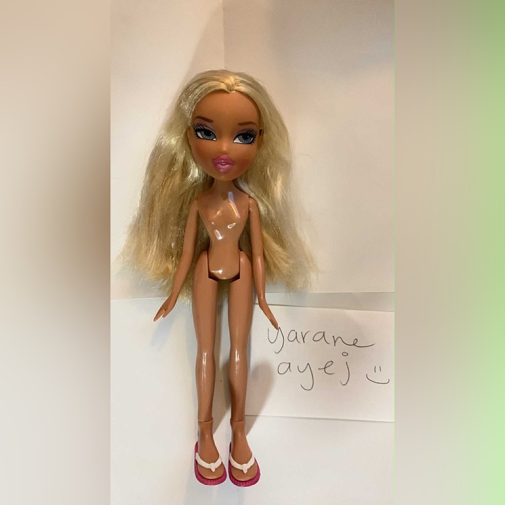 Bratz spring break cloe doll